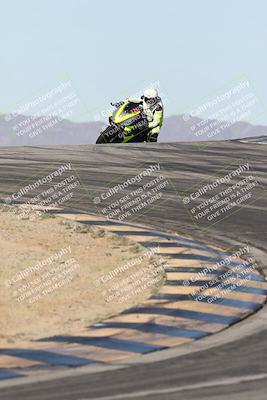 media/Dec-01-2025-Moto Forza (Mon) [[2daa91e15f]]/2-Intermediate Group/Session 2 (Turns 9 and 10)/